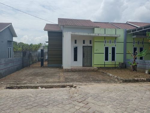 foto tampak rumah tipe 45 perumahan SETAPUK ASRI