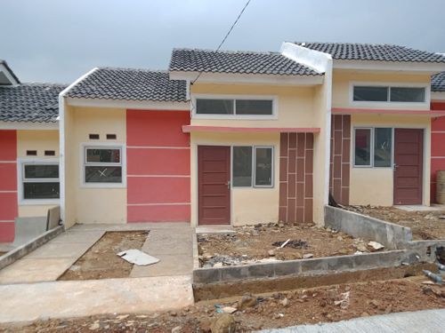foto tampak rumah tipe Komersil perumahan Grand Viona Kuripan