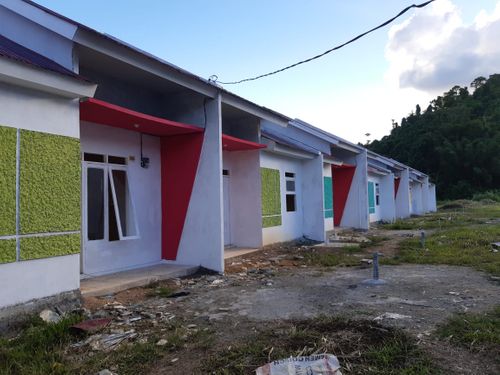 foto tampak rumah tipe Dihara perumahan FAJAR SOWI DAMAI