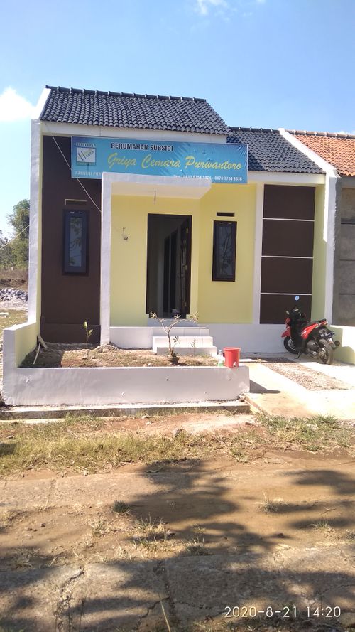 foto tampak rumah tipe 34 perumahan Griya Cemara Purwantoro