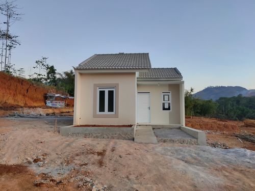 foto tampak rumah tipe 30/60 perumahan PESONA CICALENGKA RESIDANCE