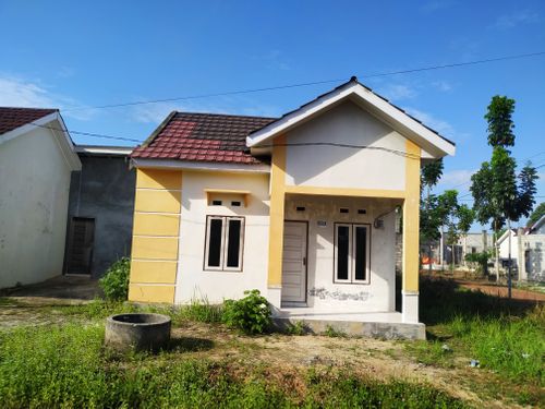 foto tampak rumah tipe 36/160 perumahan GRIYA TRIKORA 9 