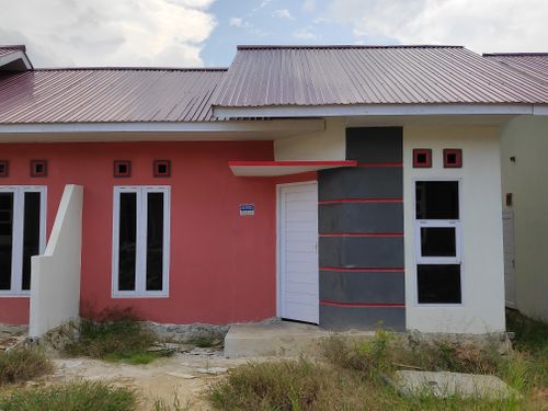 foto tampak rumah tipe 36 perumahan PESONA BUKIT BATUAH CU&CV