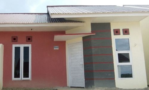 foto tampak rumah tipe 36 perumahan PESONA BUKIT BATUAH CS & CR