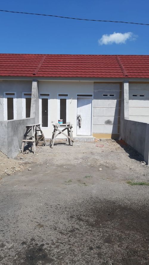 foto tampak rumah tipe 25/70 perumahan MAVILLA DAMAI 2