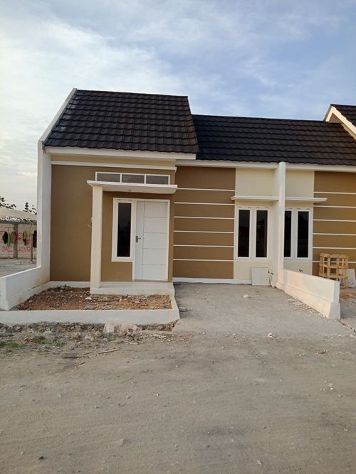foto tampak rumah tipe 36/60 perumahan Bhayangkara Residence