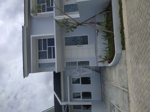 foto tampak rumah tipe 60 perumahan The West