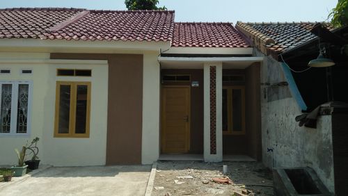 foto tampak rumah tipe 30/60 perumahan BUMI ASRI PAMIJAHAN