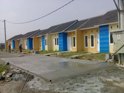 foto tampak rumah tipe GRAND LETICIA perumahan Grand Taman Leticia