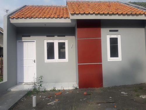 foto tampak rumah tipe 30 perumahan DIRLY LEBAKSIU RESIDENCE