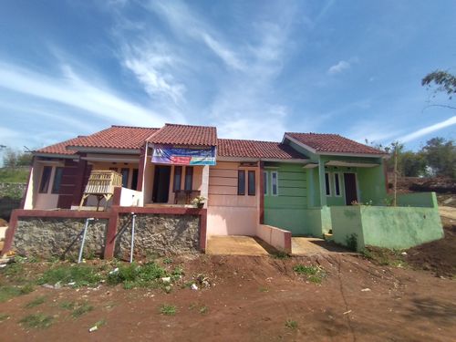 foto tampak rumah tipe 36/72 perumahan DAVIRA INDAH