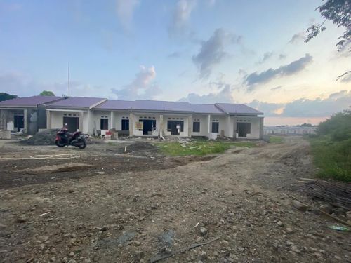 foto tampak rumah tipe komersil perumahan Emerald zamzam