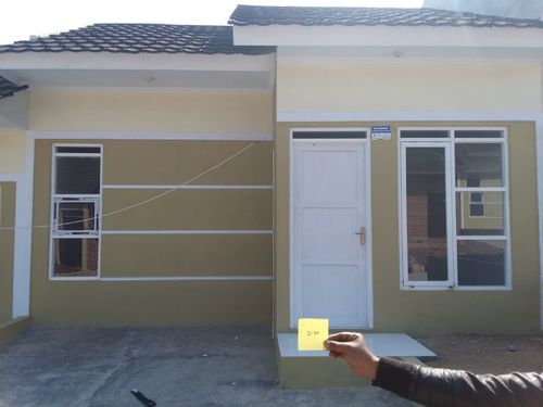 foto tampak rumah tipe 30/60 perumahan PERUM PURI PERMATA KARANGPAWITAN