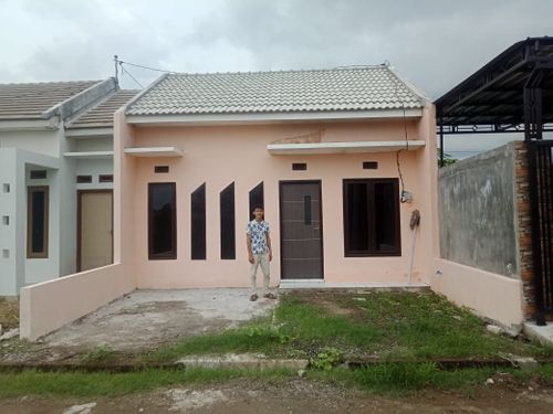 foto tampak rumah tipe 30 perumahan Perum Semarum Asri