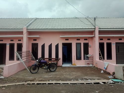foto tampak rumah tipe 30 perumahan Perum Semarum Asri
