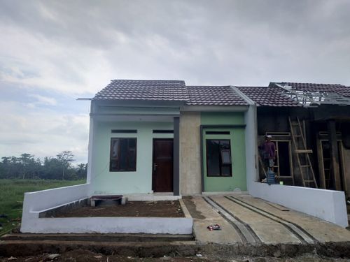 foto tampak rumah tipe BEC-B perumahan Bumi Elok Cikoneng