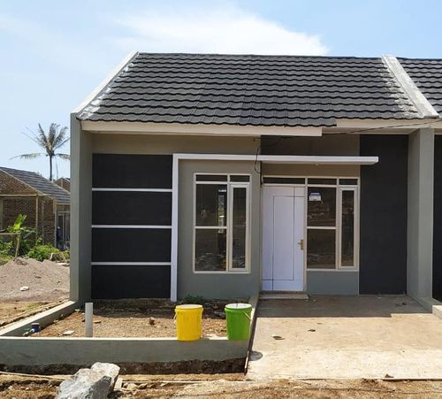 foto tampak rumah tipe 34/60 138 perumahan Hijra Sukamukti