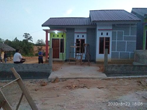 foto tampak rumah tipe 36/108 perumahan RANIA BARUGA PERMAI