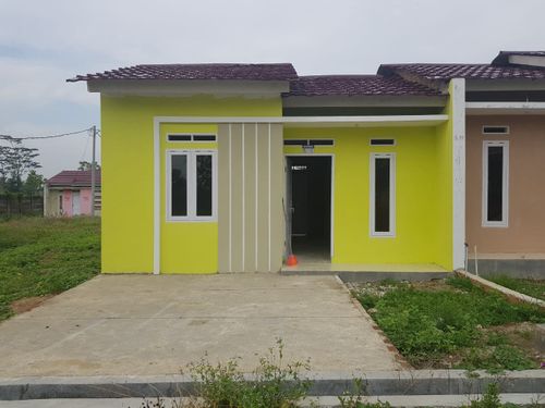 foto tampak rumah tipe standar perumahan PESONA TANJUNG SARI