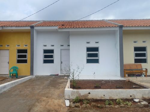 foto tampak rumah tipe 36/70 perumahan Green Adelia Residence