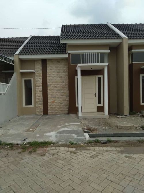 foto tampak rumah tipe 36 perumahan GRAND EMERALD PURI