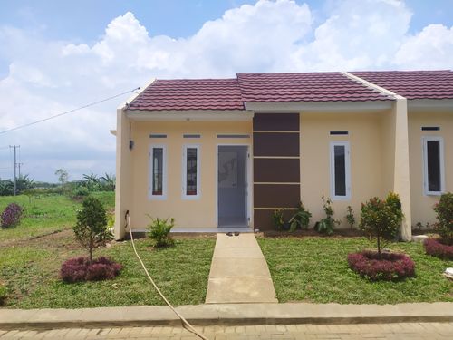 foto tampak rumah tipe Standar perumahan Bumi Mutiara Indah 2