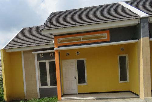 foto tampak rumah tipe TULIP perumahan Karangploso View