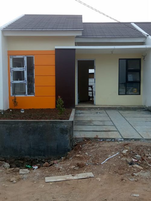 foto tampak rumah tipe 30/60 perumahan CIRUAS LAND