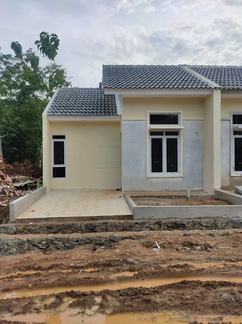 foto tampak rumah tipe 36/60 perumahan Pesona Indah Wargun