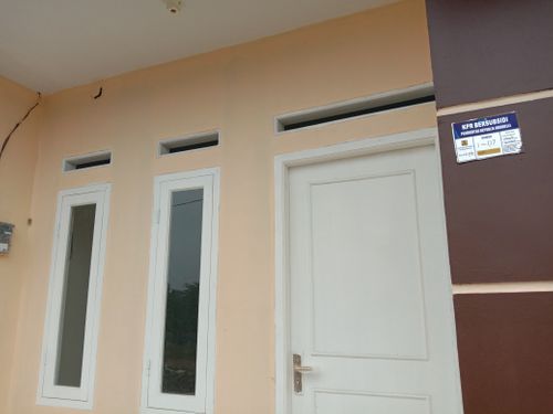 foto tampak rumah tipe standar perumahan Bumi Mutiara Indah