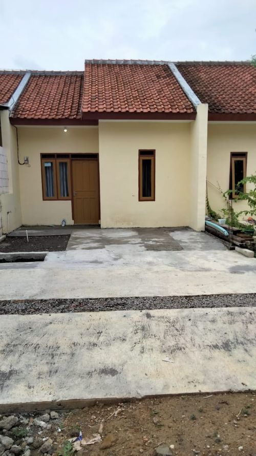 foto tampak rumah tipe 32 perumahan Puri Mandiri 5