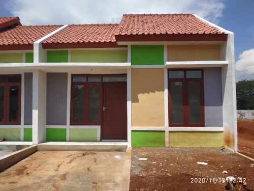 foto tampak rumah tipe 33/66 perumahan Griya Kalongan Indah