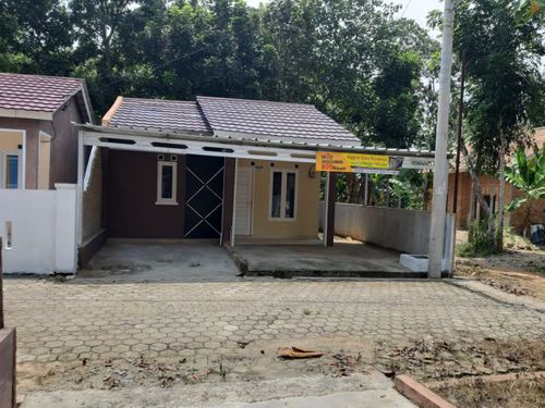 foto tampak rumah tipe 36 perumahan Anggrek Bulan Residence