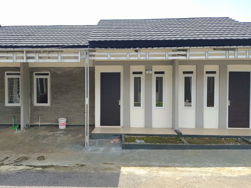 foto tampak rumah tipe 36/60 perumahan Cirumput Royale