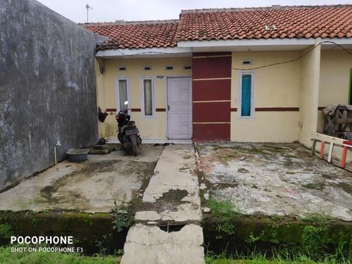 foto tampak rumah tipe 30/60 perumahan Kencana Bumi Cipeundeuy 1