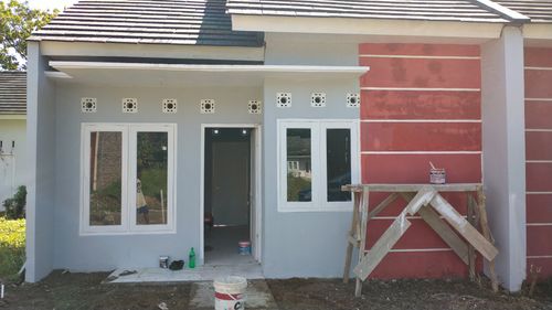 foto tampak rumah tipe 36/72 perumahan PURI GITA KEPONGPONGAN