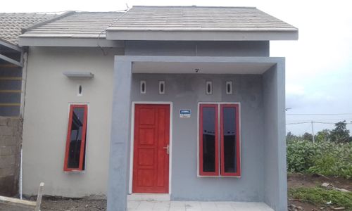foto tampak rumah tipe 36 perumahan PERUMAHAN ISTANA BANYUPUTIH