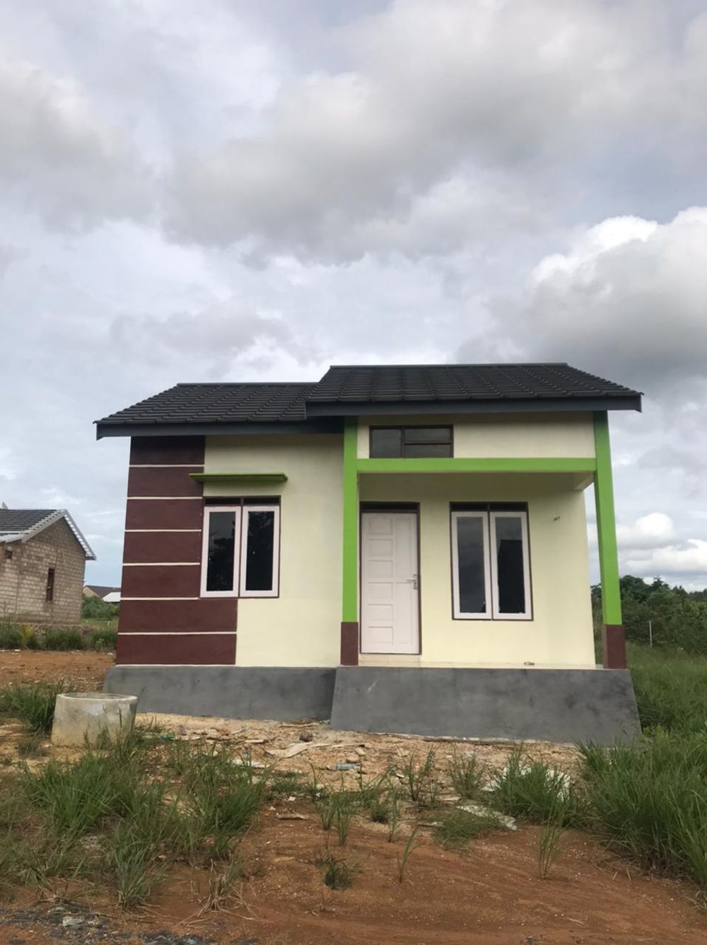 foto tampak rumah tipe 36 perumahan Pesona Bumi Banjarbaru
