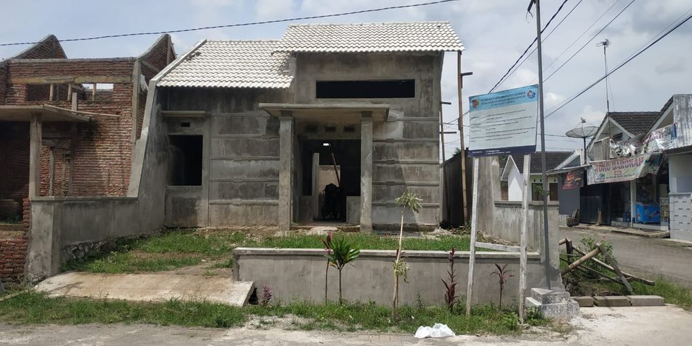 foto tampak rumah tipe RS perumahan Pessona Wirolegi