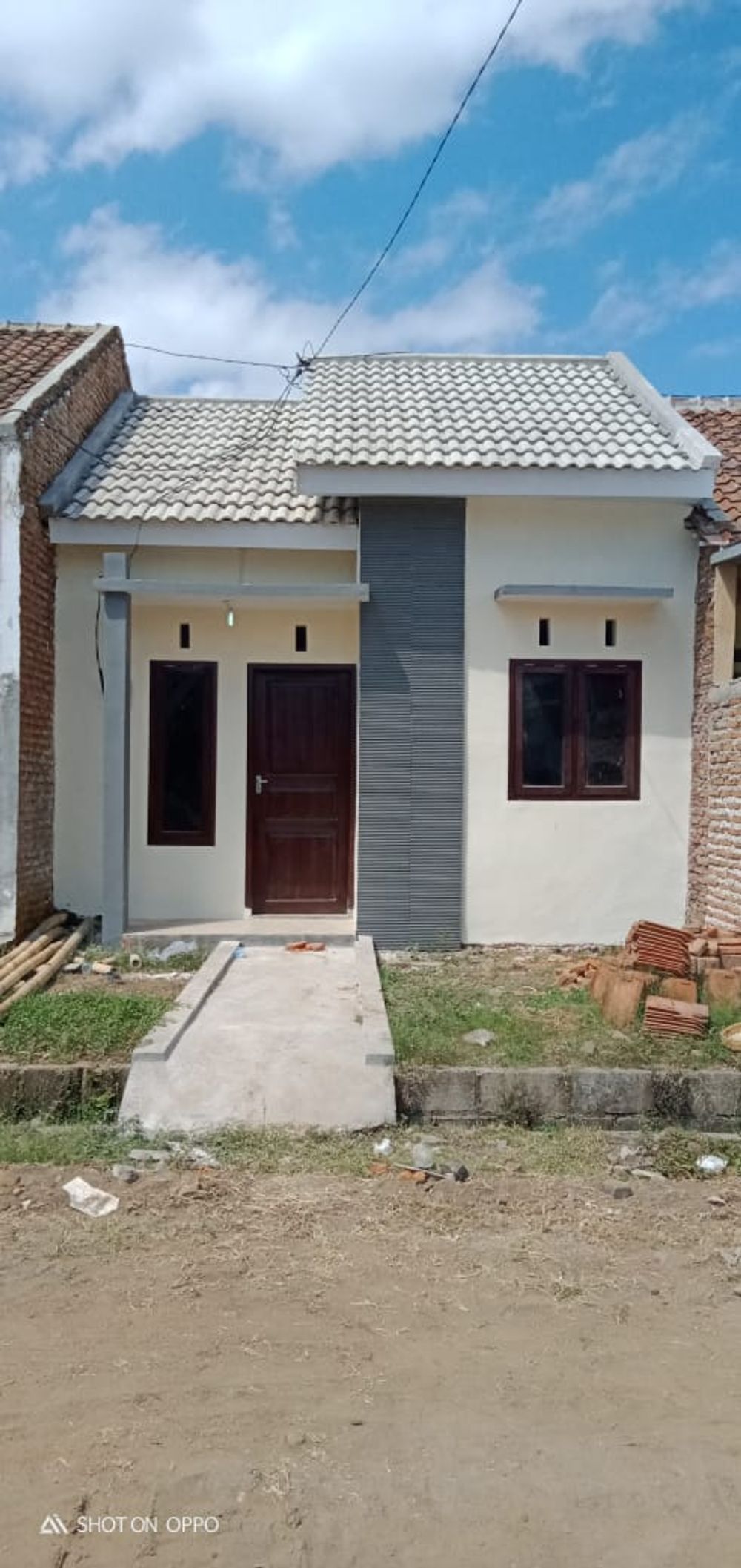 foto tampak rumah tipe Subsidi perumahan PURI ANTIROGO 3