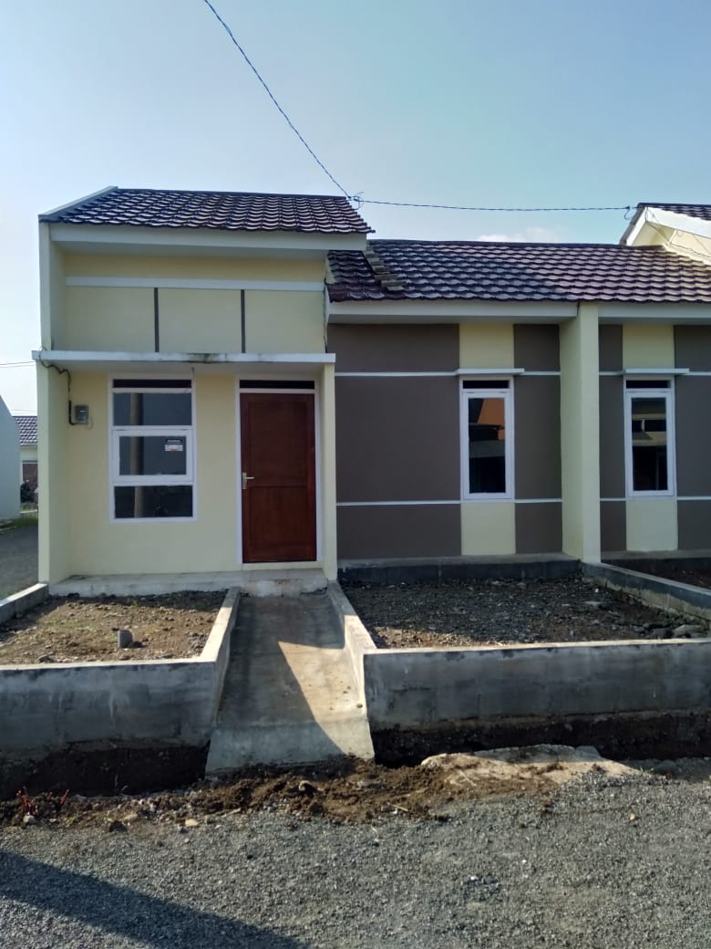 foto tampak rumah tipe BLOK C SUBSIDI perumahan Grand perwira gemuruh
