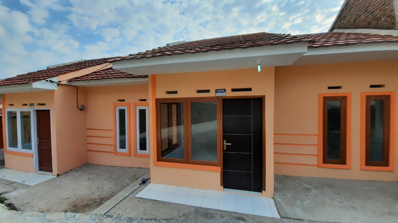 foto tampak rumah tipe 36/60 perumahan Taman Firdaus Ciluluk Indah
