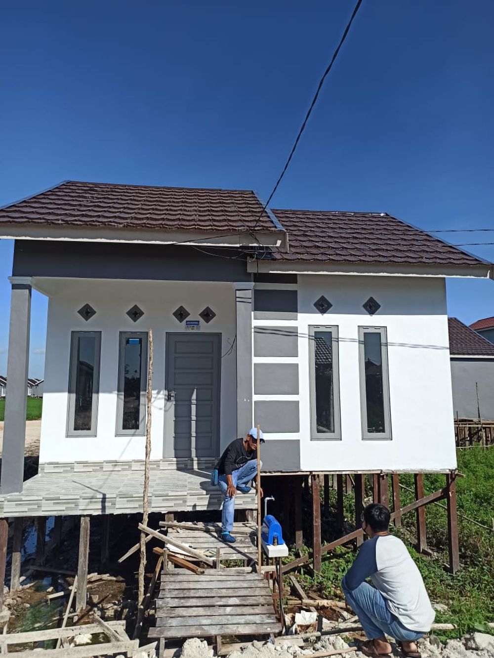 foto tampak rumah tipe 36/108 perumahan Bumi wahyu utama 14