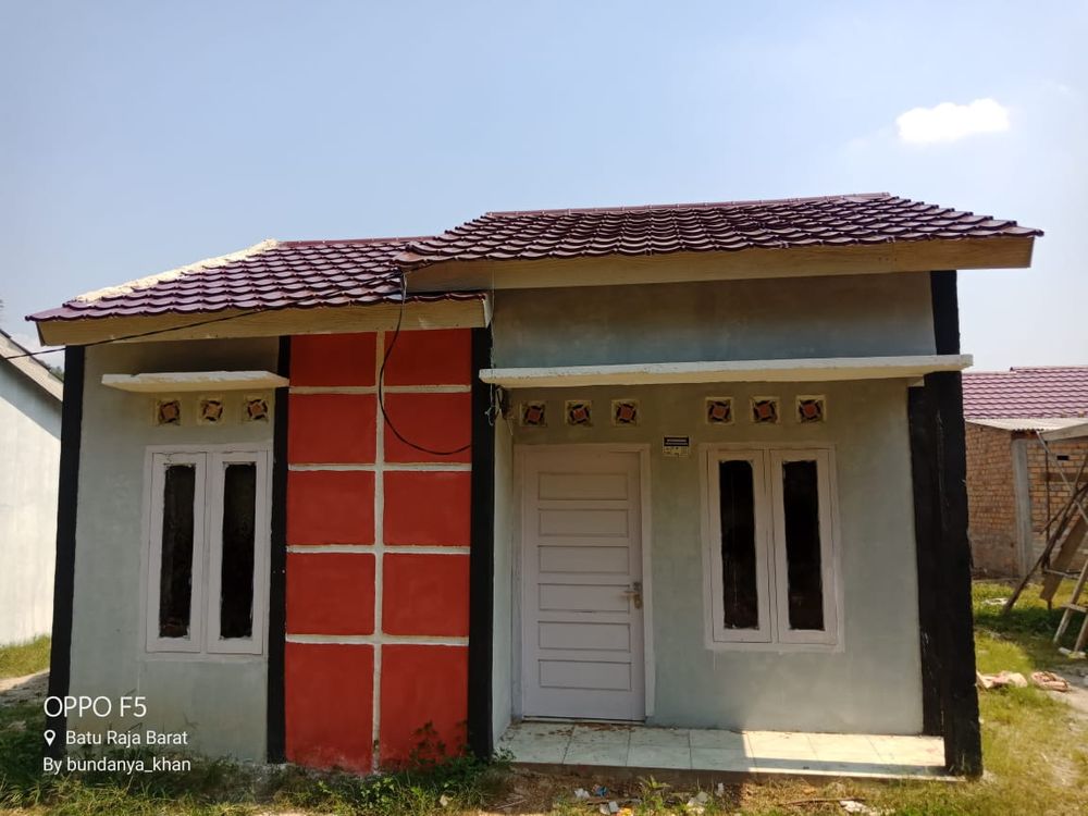 foto tampak rumah tipe 36 perumahan Villa Bukit Katung