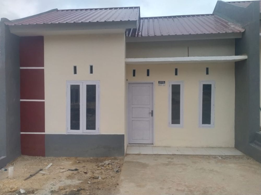 foto tampak rumah tipe C01 perumahan Bukit Raksa Asri