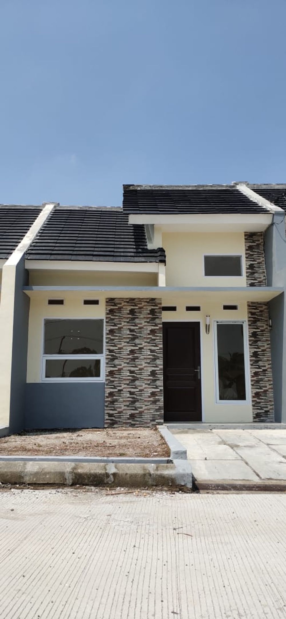 foto tampak rumah tipe AZALEA perumahan Fortuna Campakasari