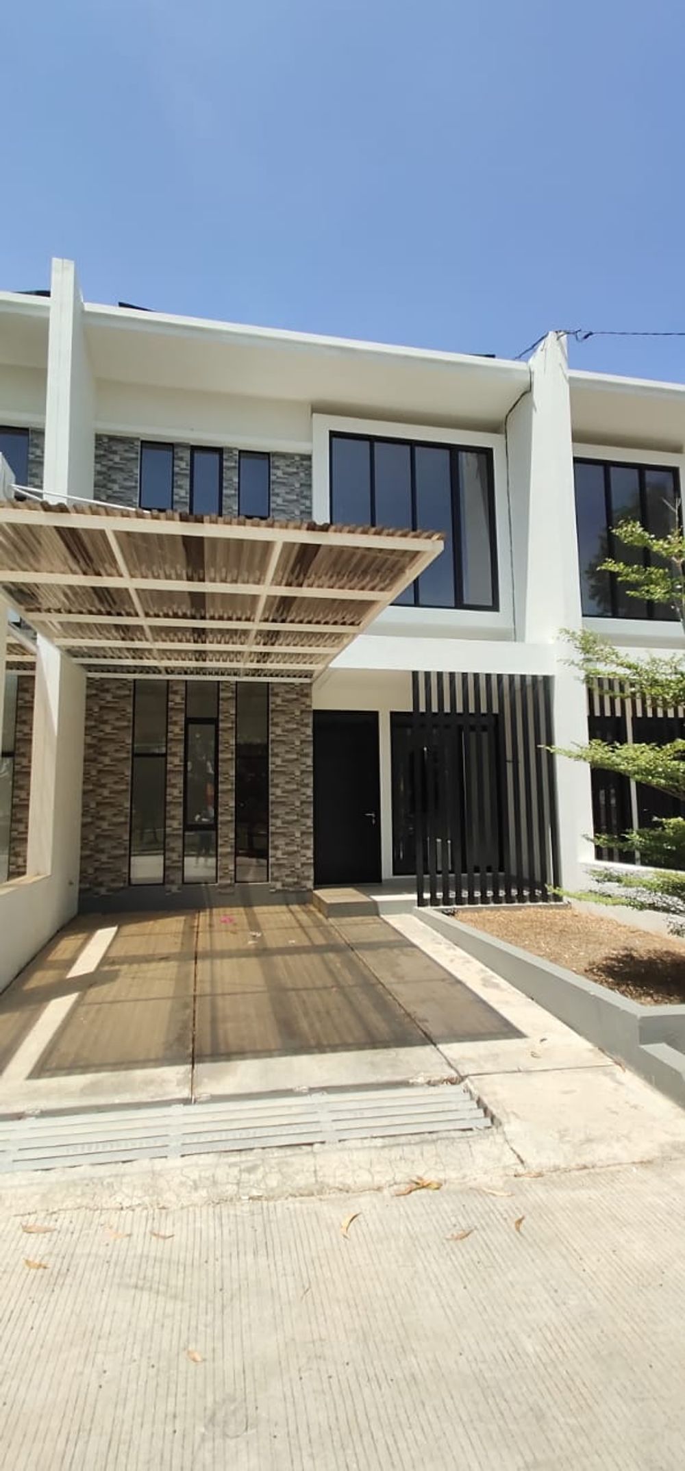 foto tampak rumah tipe RAFLESIA perumahan Fortuna Campakasari