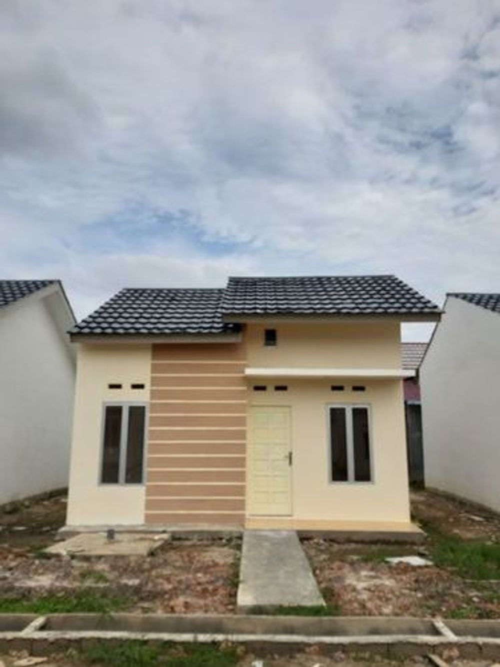 foto tampak rumah tipe 36 perumahan GRIYA MAS