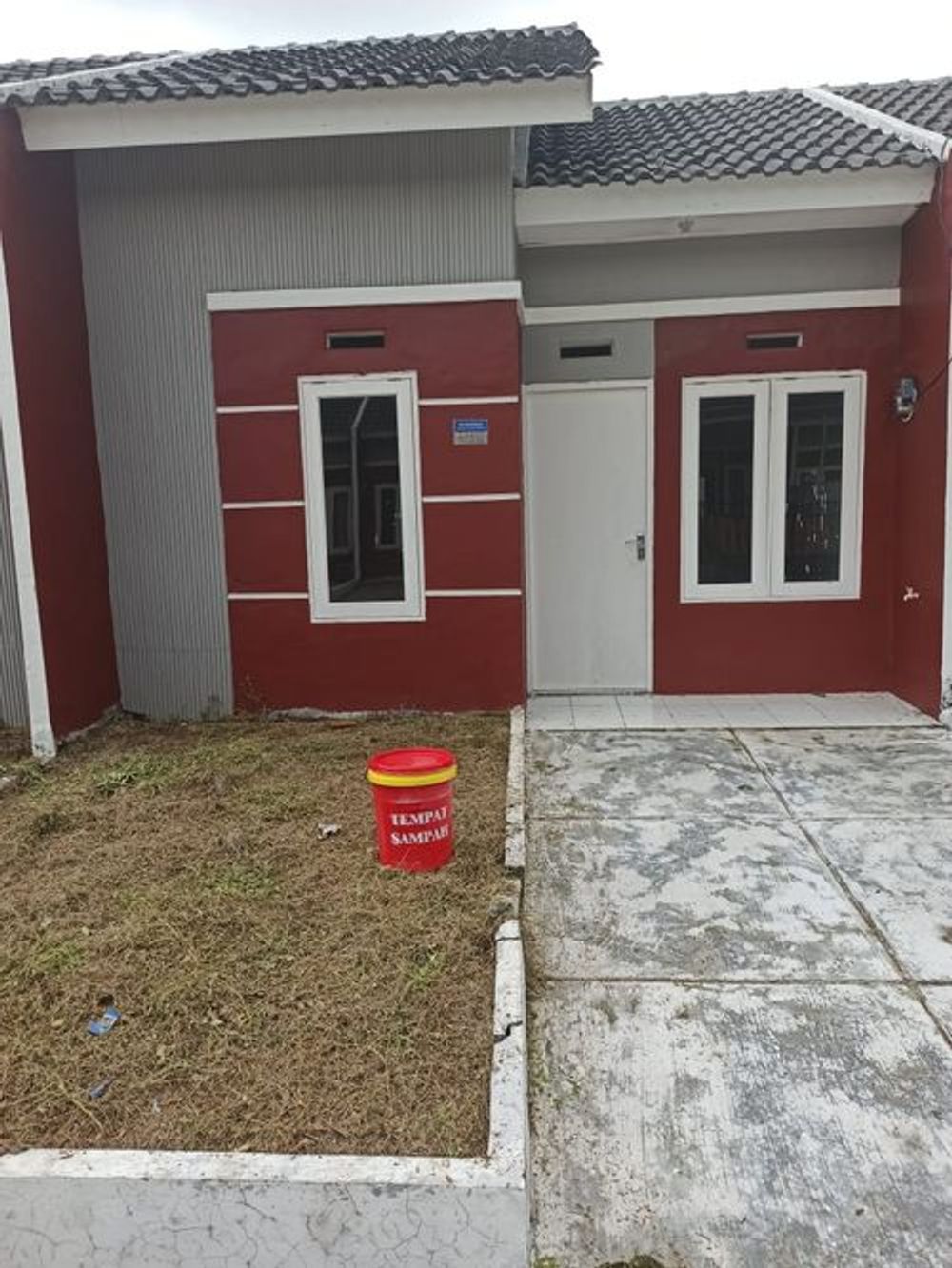 foto tampak rumah tipe Aster perumahan Puri Delta Kiara Extention