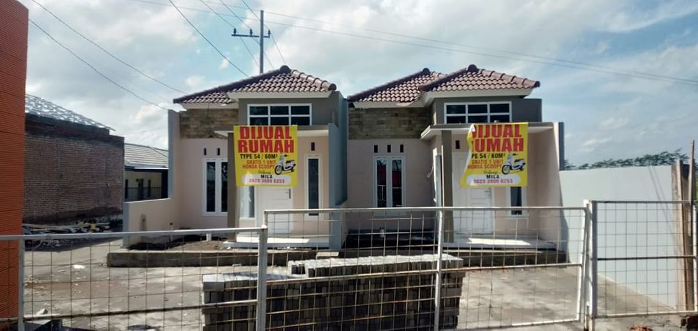 foto tampak rumah tipe 54/60 perumahan De'Kraton Pajarakan